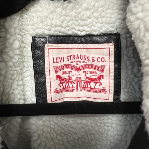 Levi’s Women’s Faux Leather Sherpa Lined Trucker Jacket In Black Cream - Medium - Picture 5 of 5
